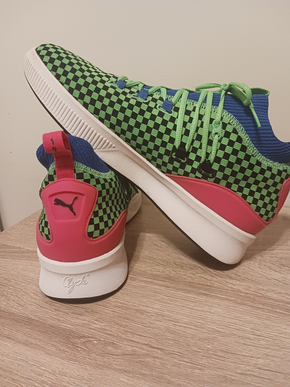 Puma Men's Clyde Green Checkerboard With PinkTrim Basketball Sneakers Size 11